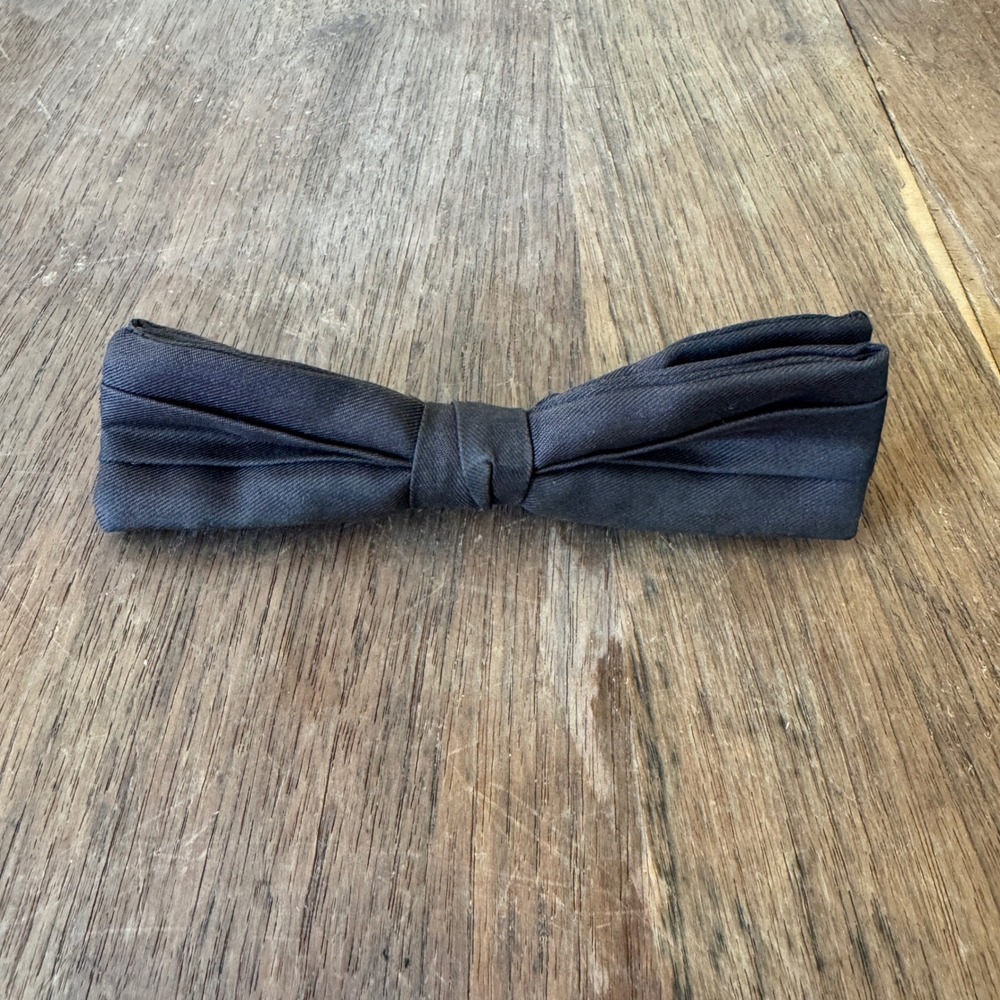 Vintage Beau Clip Pat Pend Black Clip‎ On Bow Tie Menswear Accessory